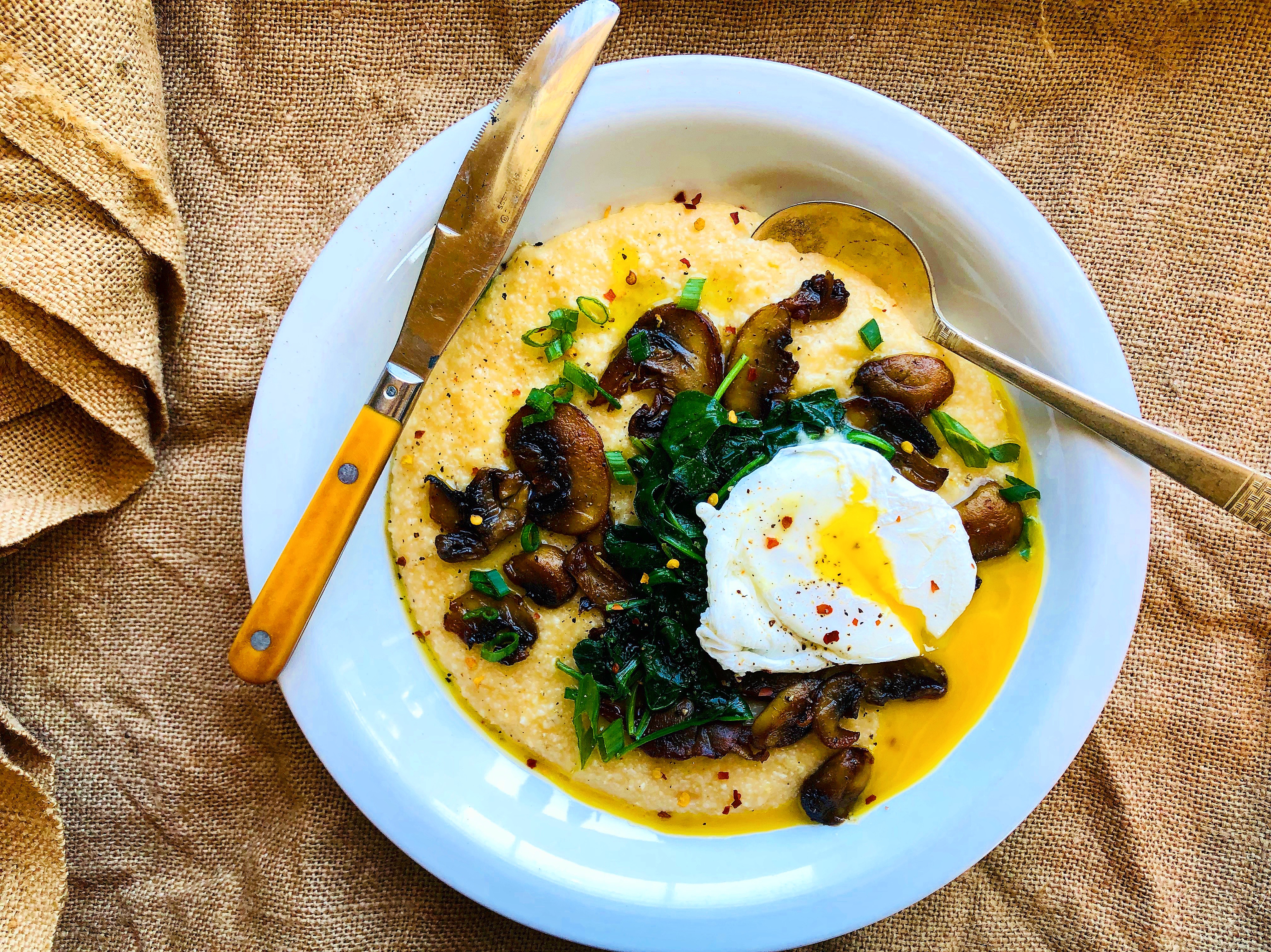 Cheesy Grits Bowl
