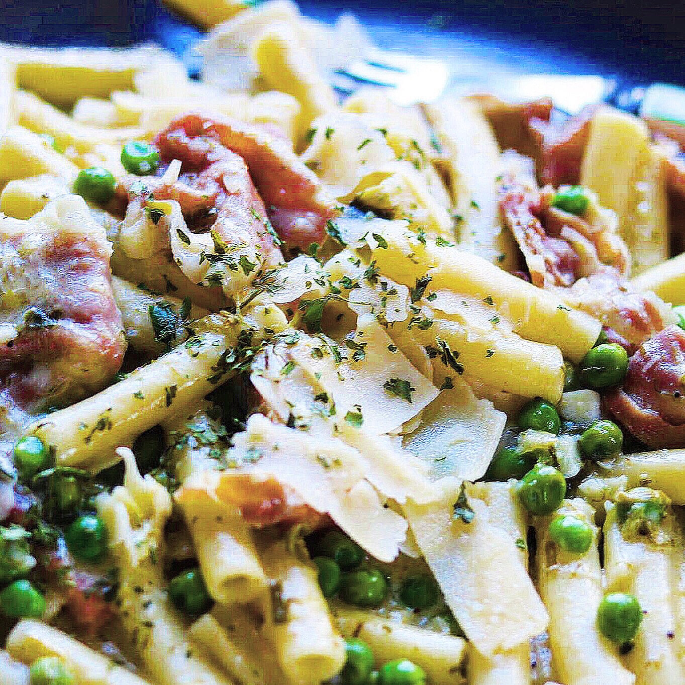 Ziti with Prosciutto, Peas and Scallion Cream