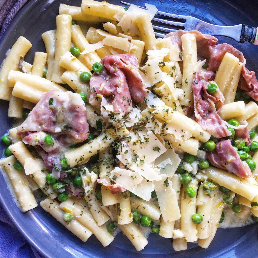 Ziti with Prosciutto, Peas and Scallion Cream