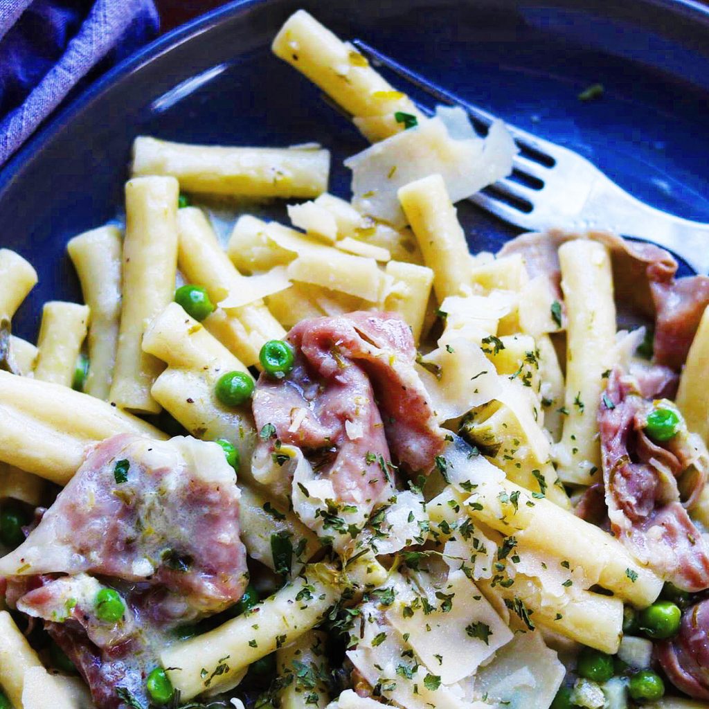 Ziti with Prosciutto, Peas and Scallion Cream