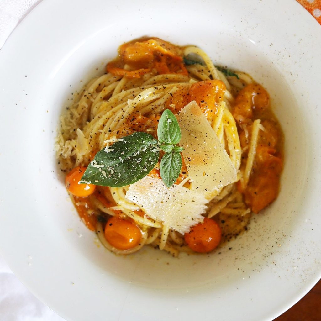 Spaghetti with Fresh Tomatoes from the Garden