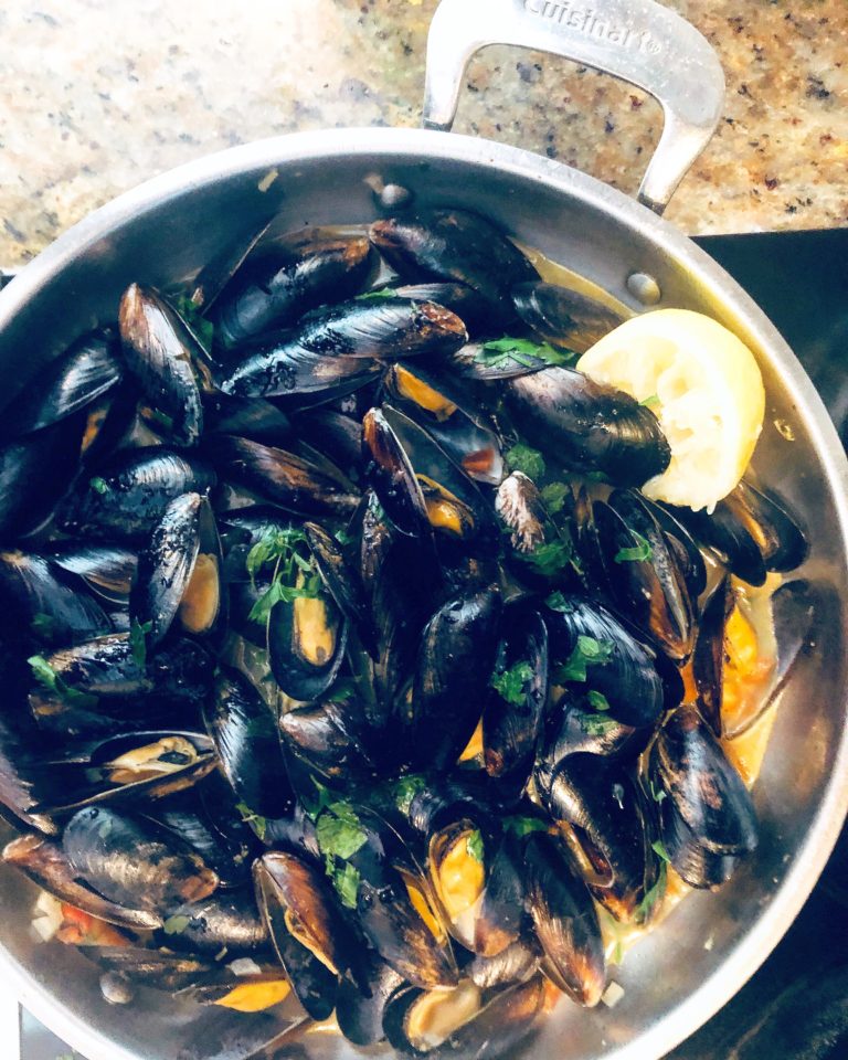Mussels with Tomatoes, Garlic, Lemons, & Wine