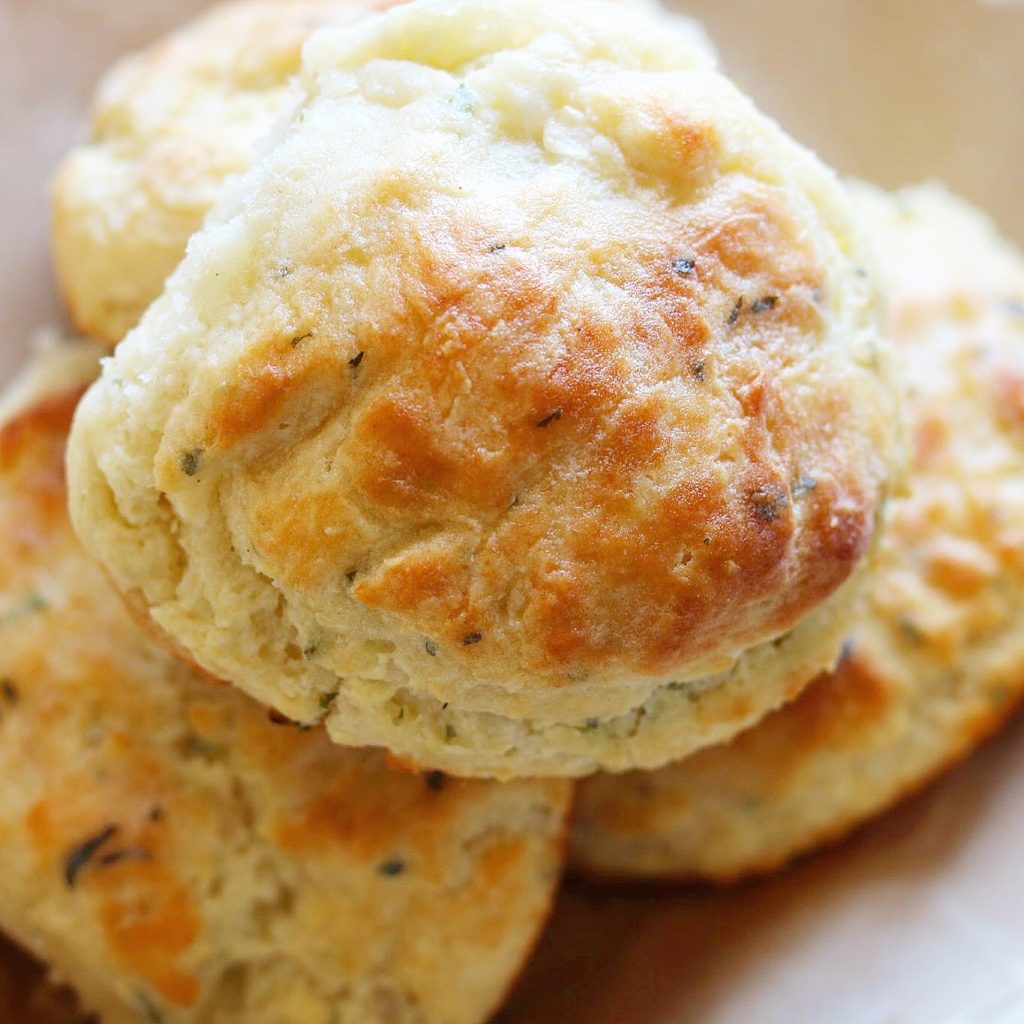 Easy Self-Rising Flour Buttermilk Biscuits